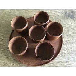 Vintage “houten eierdopjes met bijbehorend plateau”