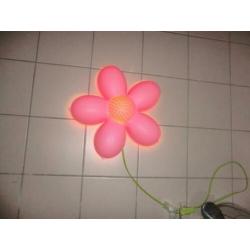 Leuk bloemenlampje voor meisjeskamer (IKEA)