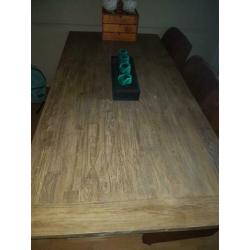 Mooie grote kloostertafel