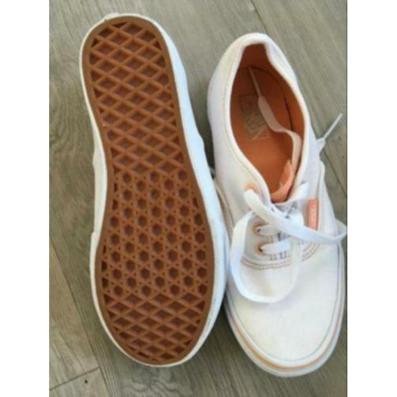 VANS OF THE WALL gympen / schoenen nieuwstaat mt 34.5