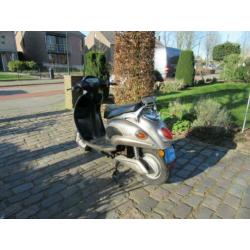 Electrische Qwic Evader EV100METRO snor scooter. Defect.