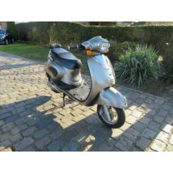 Electrische Qwic Evader EV100METRO snor scooter. Defect.