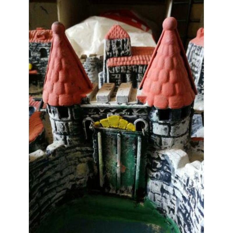 Mooi ridder kasteel met ophaalbrug