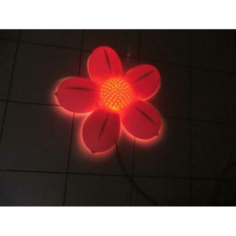 Leuk bloemenlampje voor meisjeskamer (IKEA)