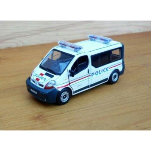Hongwell Cararama Renault Traffic Police.