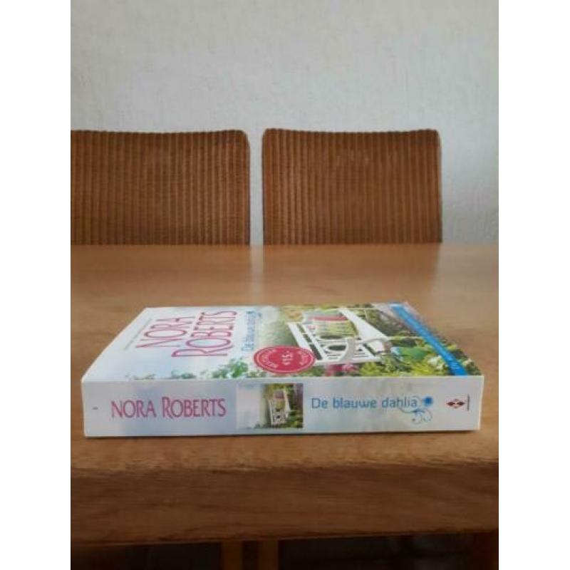 Nora Roberts, De blauwe dahlia.