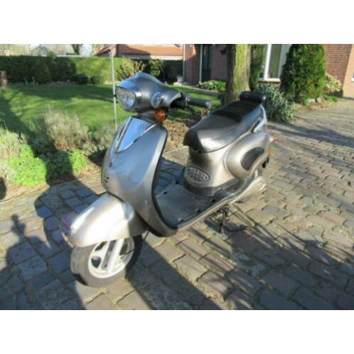 Electrische Qwic Evader EV100METRO snor scooter. Defect.
