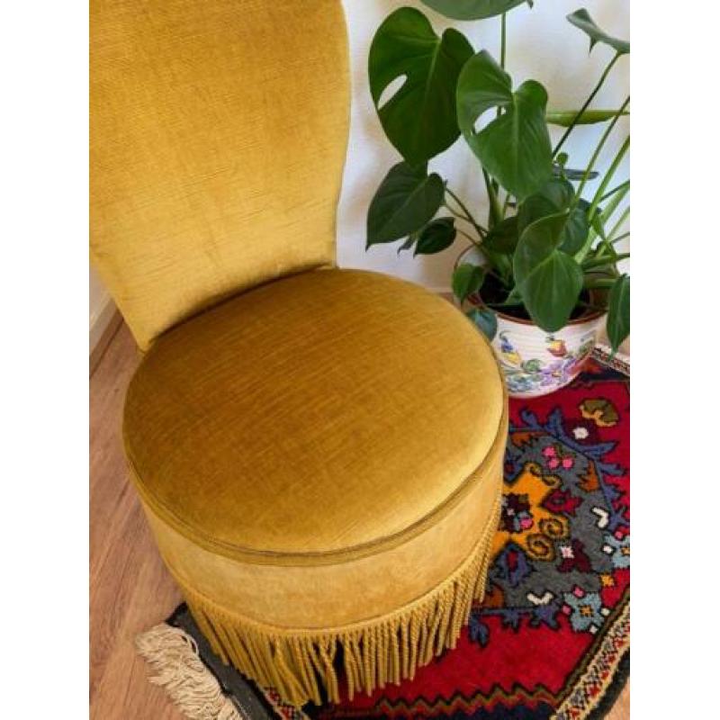 Vintage geel boudoir stoeltje