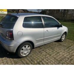 Volkswagen Polo 1.4 2006 Grijs met AIRCO