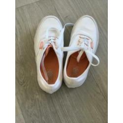 VANS OF THE WALL gympen / schoenen nieuwstaat mt 34.5