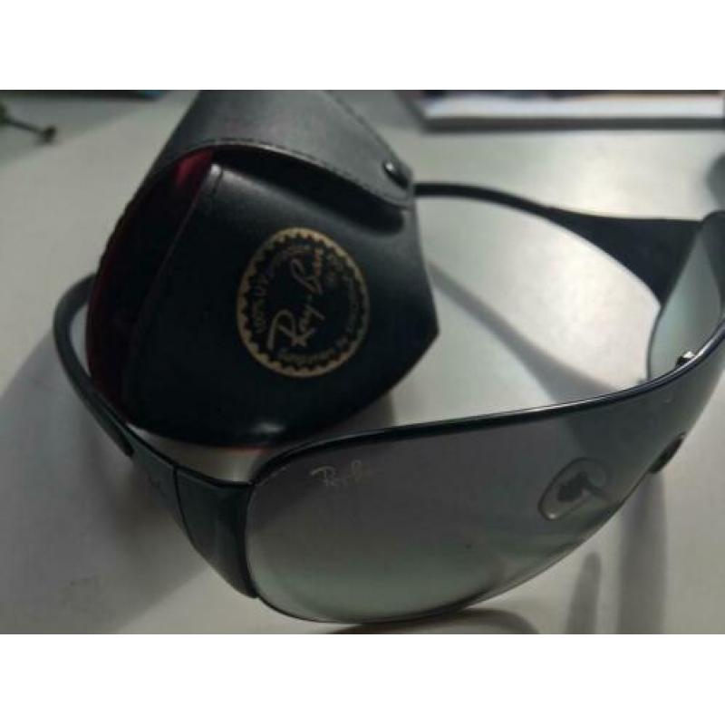 RayBan zonnebril ?? in zijn originele ??
