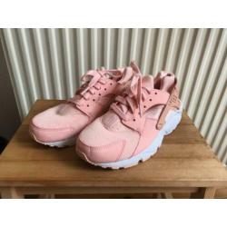 Nieuw! Roze Nike Huarache 100% origineel maat 38.5