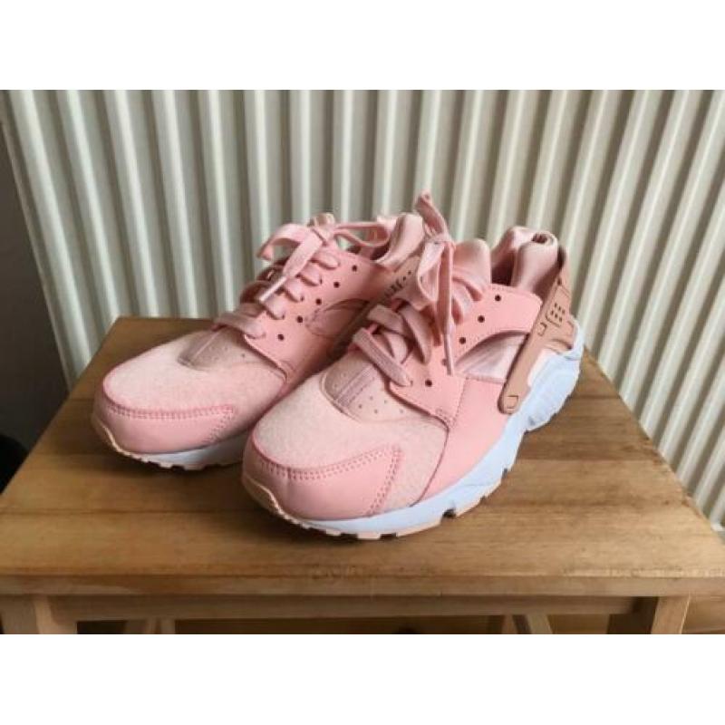 Nieuw! Roze Nike Huarache 100% origineel maat 38.5