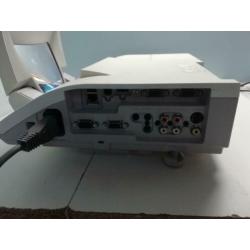 short throw LCD-Beamer Hitachi CP-AW251N
