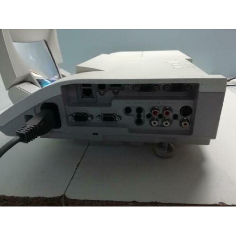 short throw LCD-Beamer Hitachi CP-AW251N