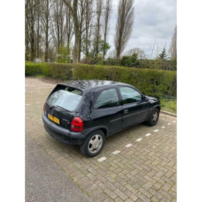 Opel Corsa 1.2 I 16V 3D 1999 Zwart
