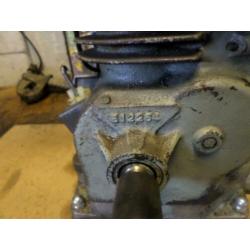 Engels zijklep motor blokje