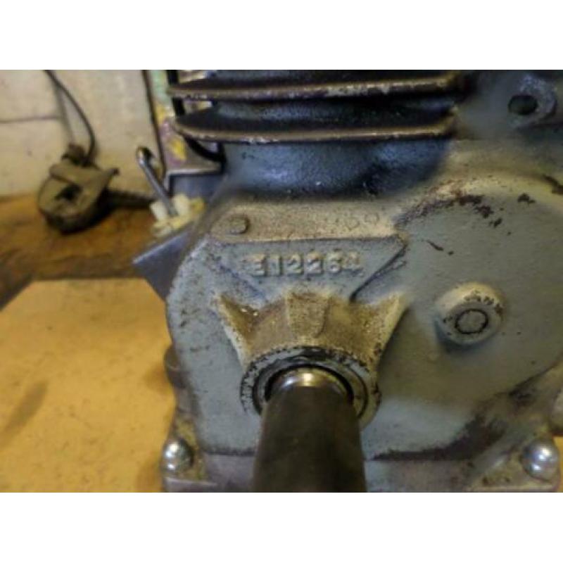Engels zijklep motor blokje