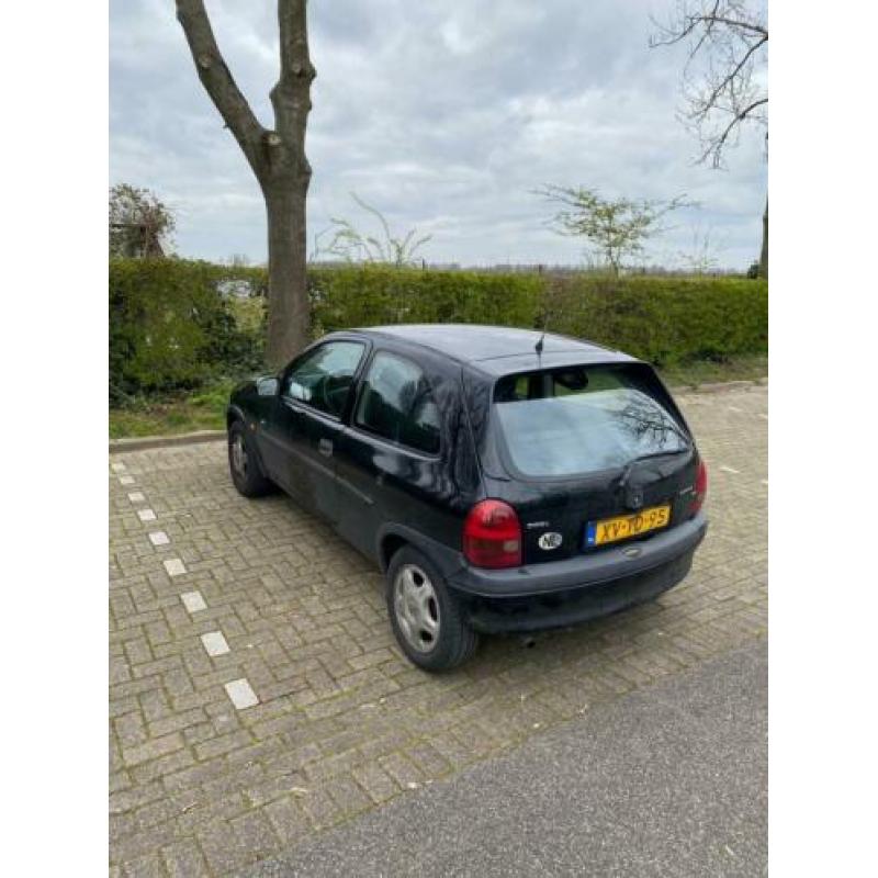 Opel Corsa 1.2 I 16V 3D 1999 Zwart
