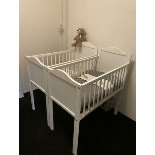 Baby wieg tweeling INCL. Matrasjes - babywiegjes hout