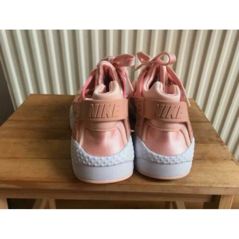 Nieuw! Roze Nike Huarache 100% origineel maat 38.5