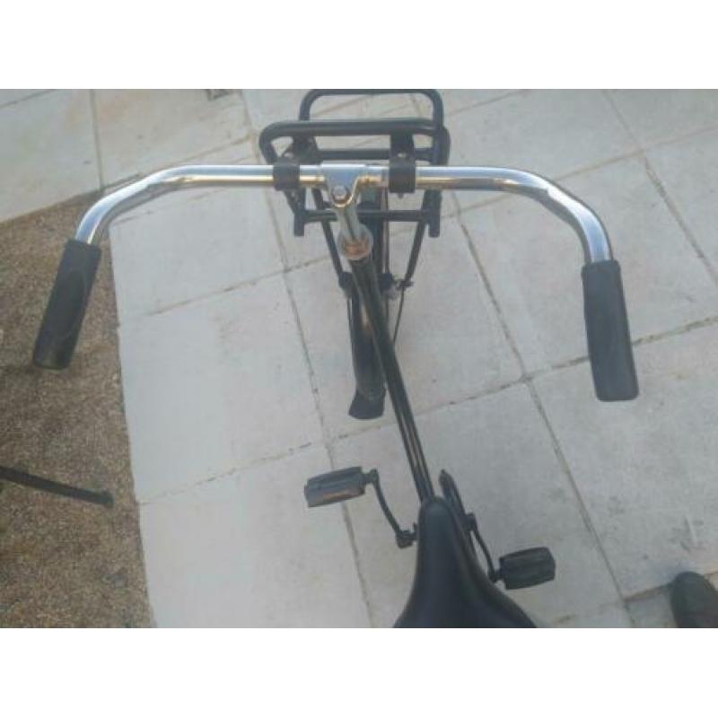 Te koop 20 inch kinder omafietsje in gebruikte staat.