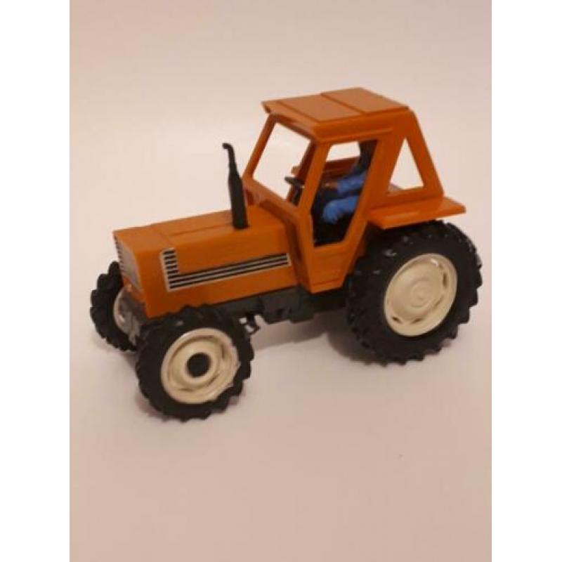 Britains tractor met toebehoren