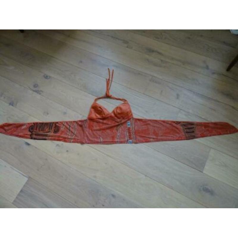 LEGATTE JEANS maat M, aparte wikkeltuniek/top.
