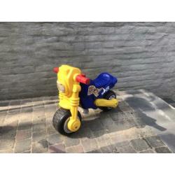 Step met drie wielen en twee wieler loop scooter te koop