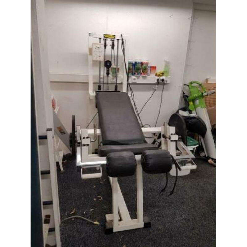 Technogym Hamstring gluteus