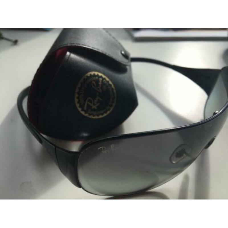 RayBan zonnebril ?? in zijn originele ??
