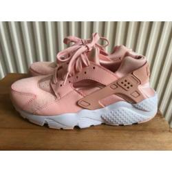 Nieuw! Roze Nike Huarache 100% origineel maat 38.5