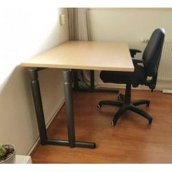 Stevig bureau 120*80 cm houtkleurig dik blad