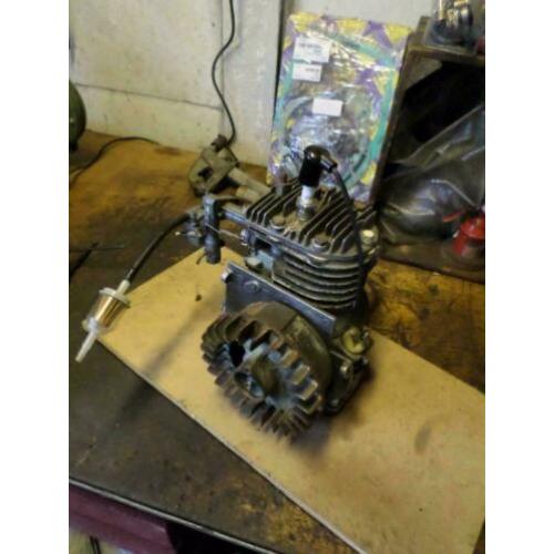 Engels zijklep motor blokje