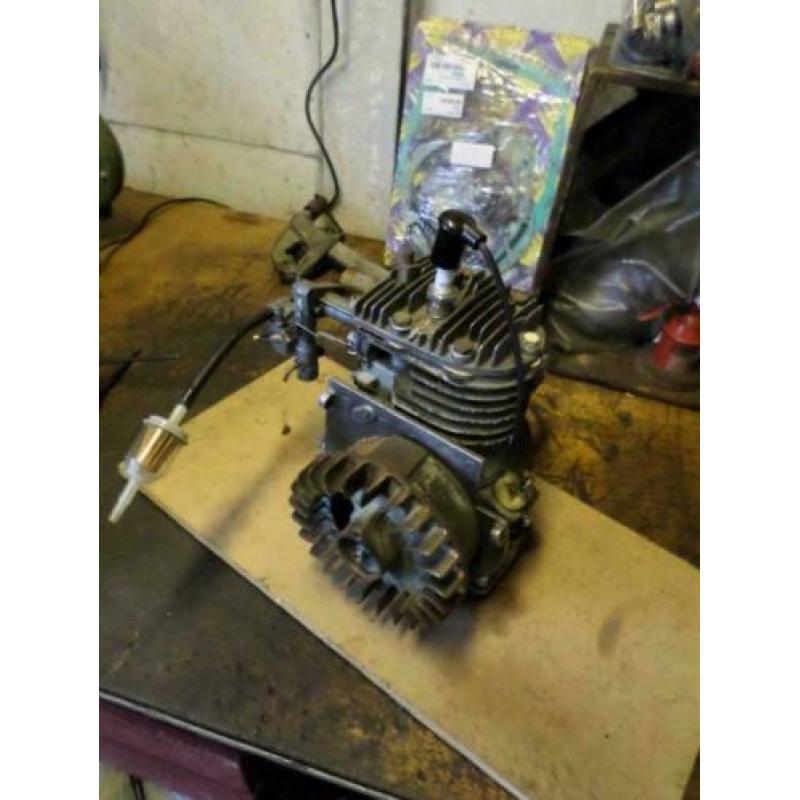 Engels zijklep motor blokje