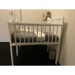 Baby wieg tweeling INCL. Matrasjes - babywiegjes hout