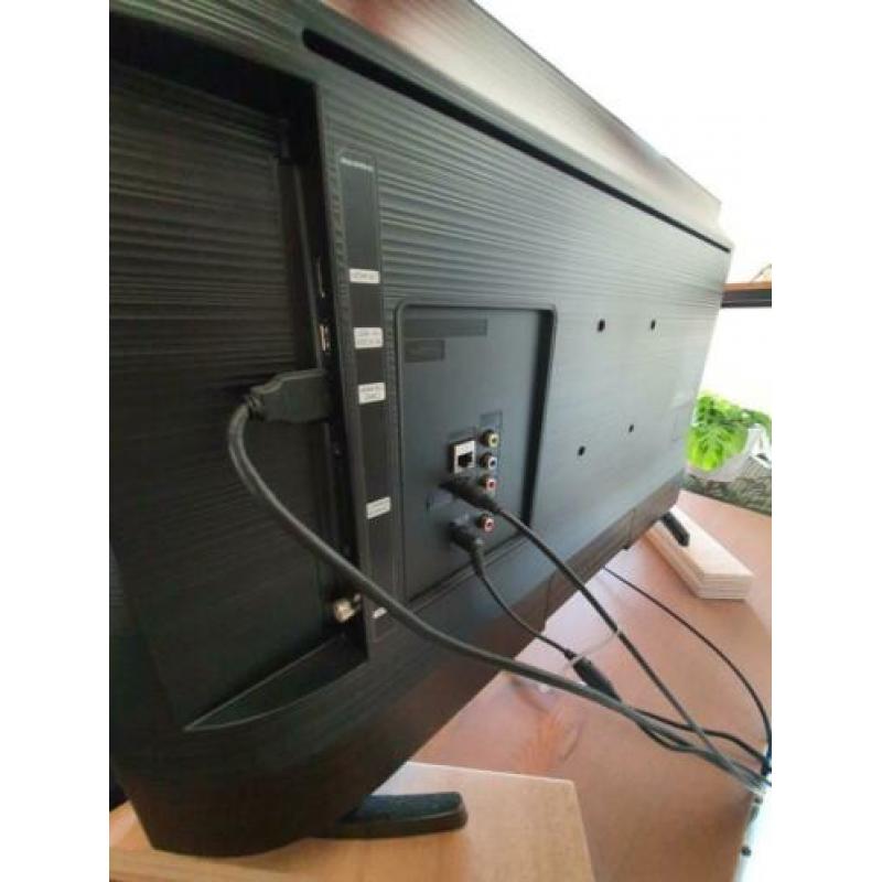 Samsung 32" Full HD SMART TV