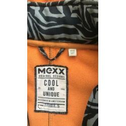 Mexx jasje maat 110-116 goed voor nu!