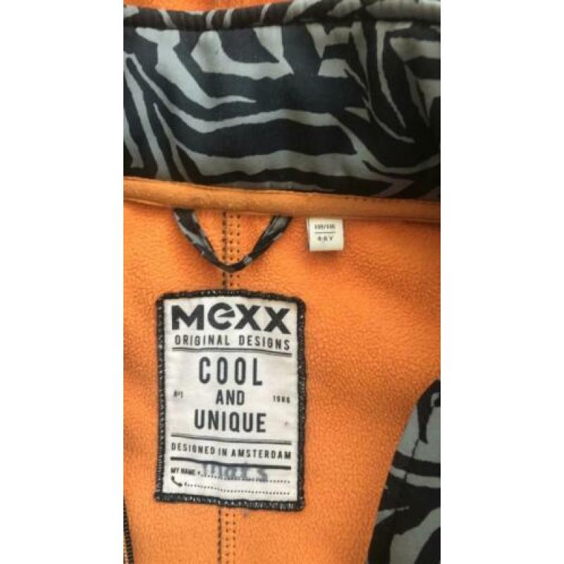 Mexx jasje maat 110-116 goed voor nu!