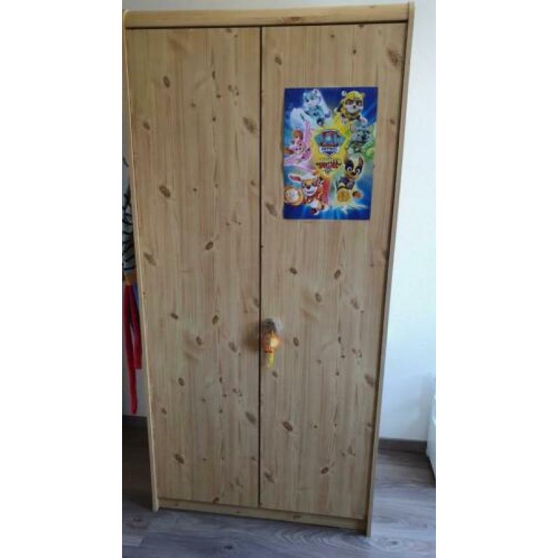 kinder slaapkamer te koop met kast, bed en bureau
