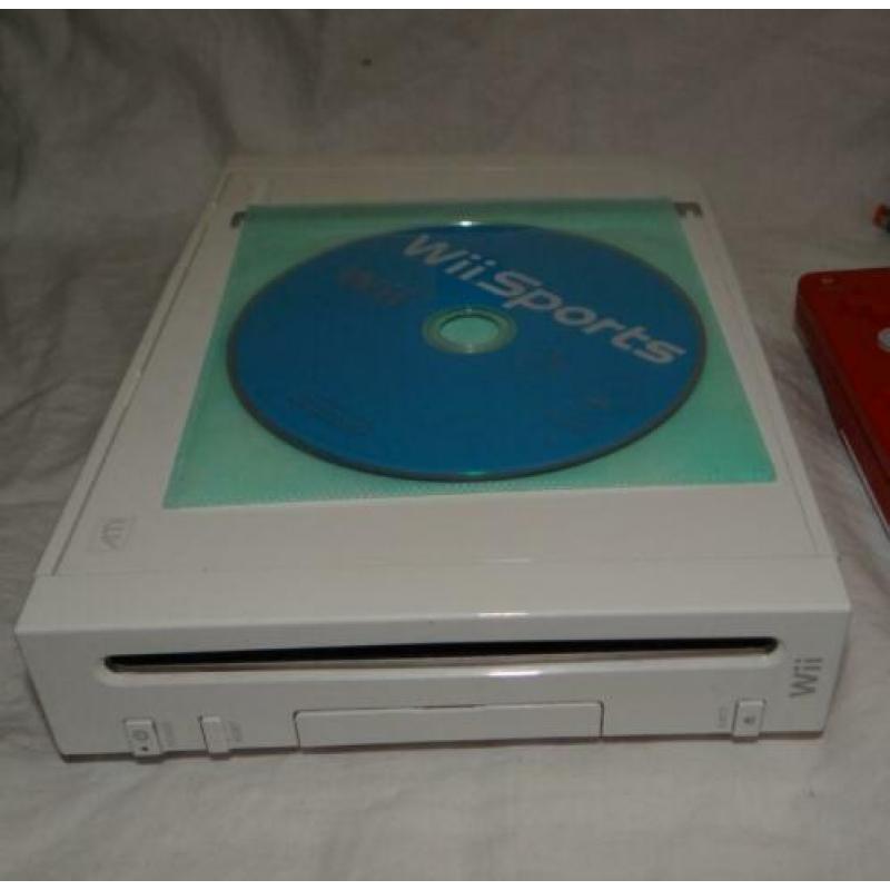 Witte Nintendo Wii met kabels, 1 controller/nunchuck en spel