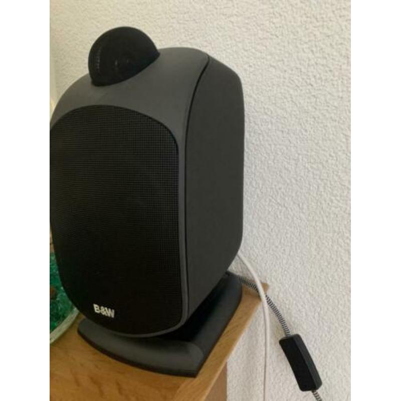 Bowers and Wilkins LM 1