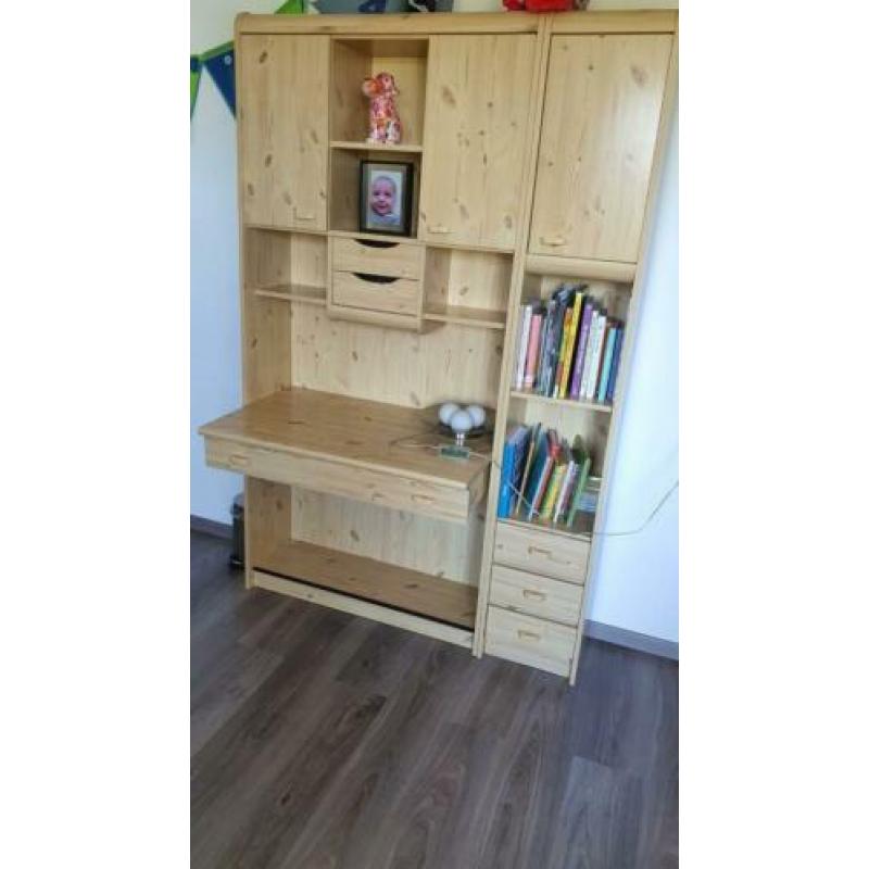 kinder slaapkamer te koop met kast, bed en bureau