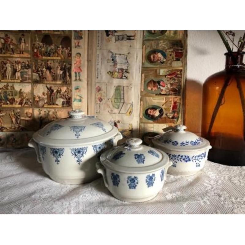 Franse terrines gemaakt in St Uze met blauw decor