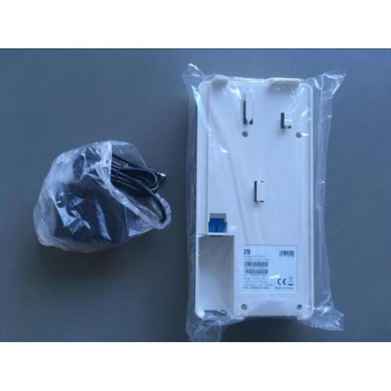 ZTE ZXHN F3100 Media Converter - glasvezelkastje