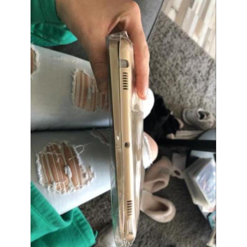 Ipad case met toetsenbord ! SPIKPLINTERNIEUW !!