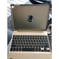 Ipad case met toetsenbord ! SPIKPLINTERNIEUW !!