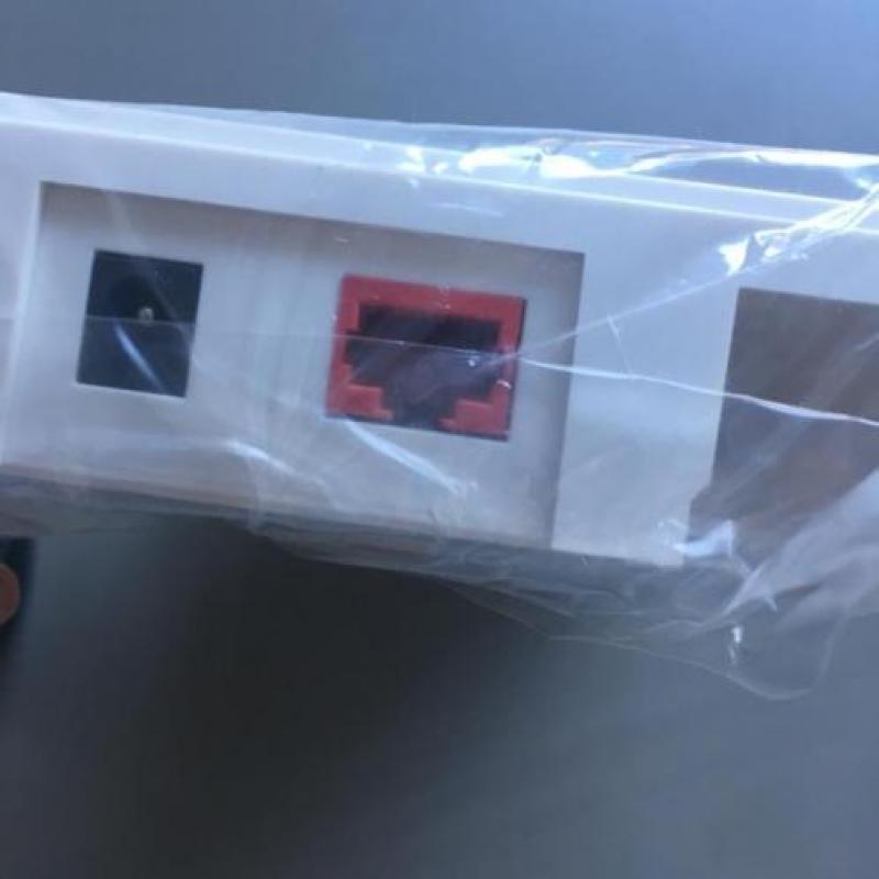 ZTE ZXHN F3100 Media Converter - glasvezelkastje