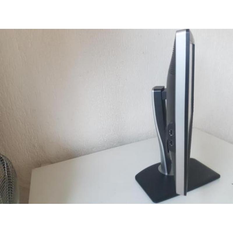 Dell U2713HM