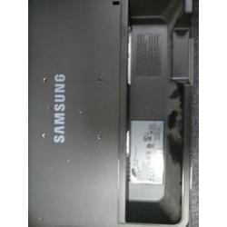 Beeldschermen. Merk: Samsung. 2 stuks